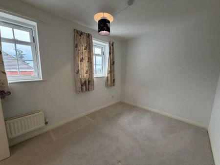 4 bedroom detached house to rent - Photo 3