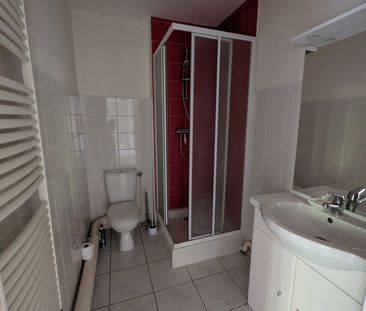 Location Appartement 1 pièce 37m² CHAMALIERES 63400 - Photo 4