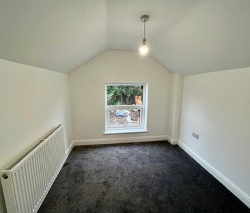 Terraced House to rent on - Photo 5
