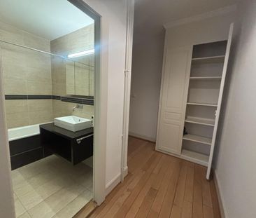 Charmant 2,5 Pièces en Vieille Ville - à louer rapidement - Photo 2