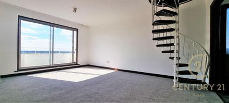 3 bedroom penthouse to rent - Photo 3