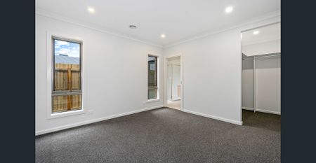 Family home offering comfort and style - Photo 3