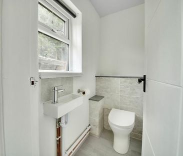 3 bedroom detached house to rent - Photo 4