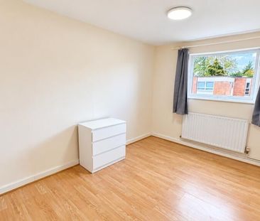 2 Bed Flat, Edencroft, B15 - Photo 3