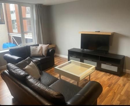 2 bedroom Flat To Let - Photo 3