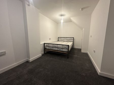 Room in a Shared Flat, Kelvindale Road, G20 - Photo 3