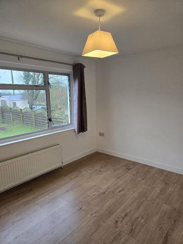 4 bedroom semi-detached house to rent - Photo 5