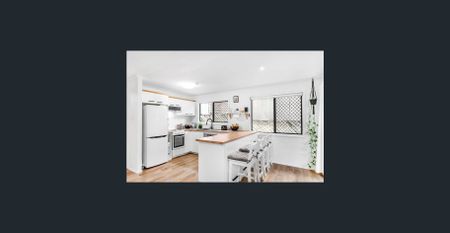 Contemporary Coastal Living in a Peaceful Bayside Setting - Photo 3