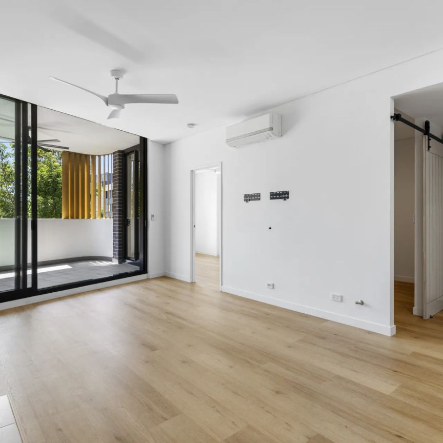 Immaculate One-Bedroom + Study with Leafy Outlooks in Prime Location - Photo 1