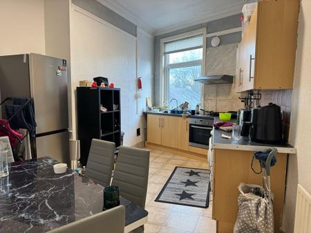 3 bedroom block of apartments to rent - Photo 4