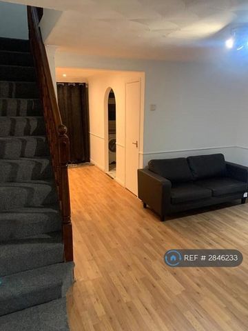 3 bedroom terraced house to rent - Photo 2