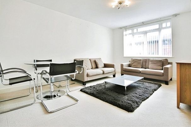 Denham Road, Egham, Surrey, TW20 9DZ - Photo 1