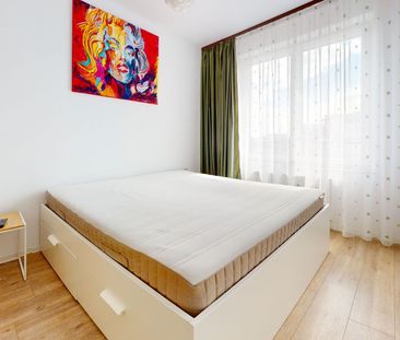Coresi Urban Vibe | Apartament modern cu vedere directă la pietonală - Photo 3