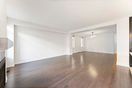 For Lease - 1010 Brian Good Avenue, Blossom Park - Airport and Area, Ontario - Photo 4