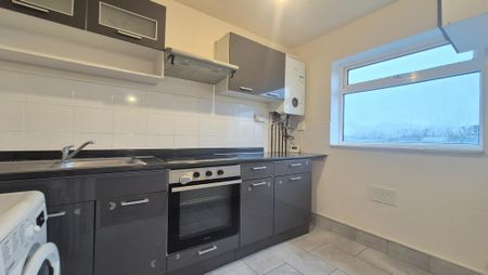 2 bedroom flat to rent - Photo 5