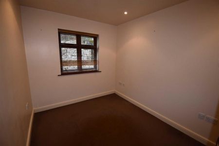 2 bedroom detached bungalow to rent - Photo 3
