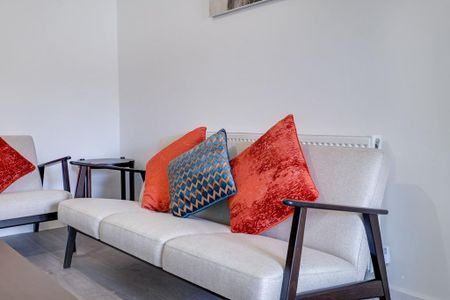 6 bedroom detached house to rent - Photo 5