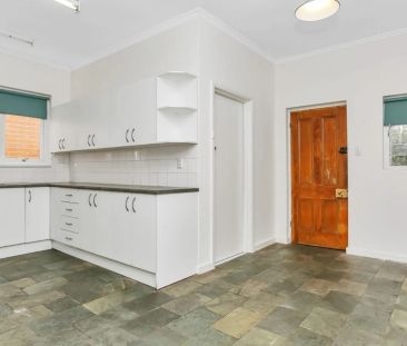 Charming & Conveniently Located Home – Just Minutes from the City - Photo 4