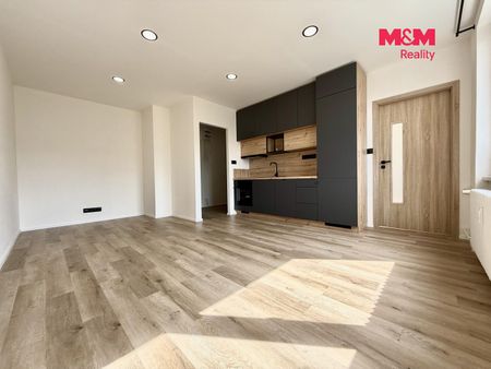 Pronájem bytu 1+1 41 m², Tunelářů 328, Praha Zbraslav - Photo 3