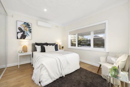 Renovated delight - Photo 5