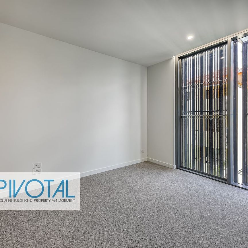 2 BEDROOM 2 BATHROOM LUXURY APARTMENT WITH CITY & RIVER VIEWS LEVEL 7 - Photo 1