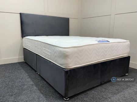 1 bedroom in a flat share to rent - Photo 4