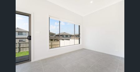 This Designed Double Storey Brand New 5 Beds 3 baths with single lock-up Garage House For Lease - Photo 2