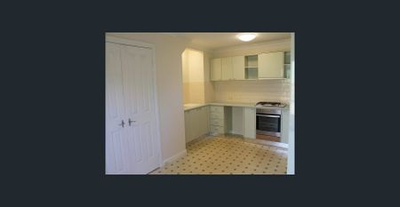 Large open plan townhouse with courtyard - Photo 3