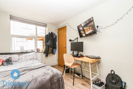 2 bed Apartment for Rent - Photo 4