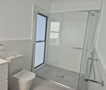 Three Bedroom Townhouse - Photo 4
