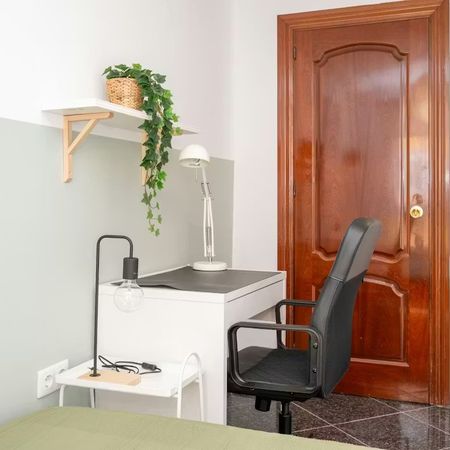 Calle Mirarosas, Málaga, Andalusia 29011 - Photo 4