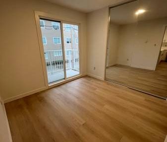 CONDO-renovated-BRIGHT-dishwasher-LAUNDRY-2 balconies-CLEAN - Photo 1