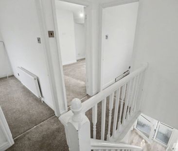 Hazel Avenue, Runcorn, WA7 4BL - Photo 1