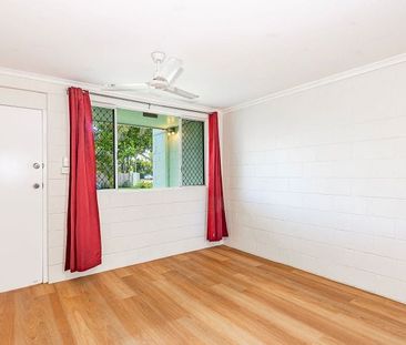 2/15 Illuka Street, Currajong - Photo 1