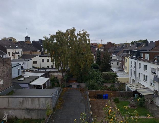 Charmante 2-Zimmer-Dachgeschosswohnung in zentraler Lage – Turmst - Photo 1