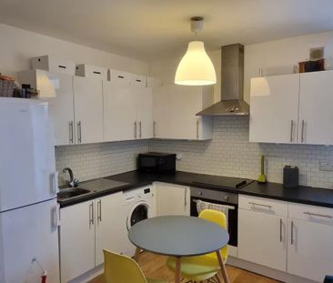 2 bedroom apartment to rent - Photo 4