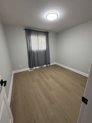 For Lease - 41 Maclaren Avenue, Barrie, Ontario - Photo 2