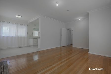 5 York Street, BULLEEN - Photo 3