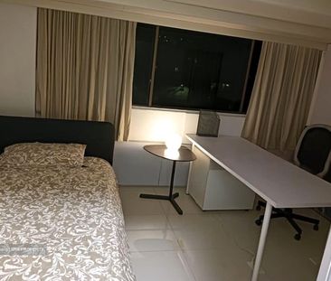 Lakepoint Condominium (D22), Condominium - For Rent - Photo 3