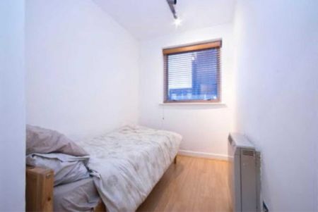 2 bedroom flat to rent - Photo 3