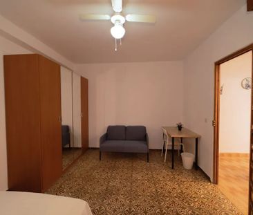 Calle Lucena, Sevilla, Andalusia 41006 - Photo 2