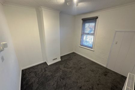 Cromwell Road - Photo 2