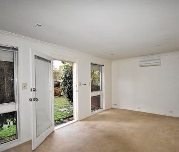 1/32 Simpsons Road, Box Hill - Photo 2