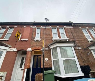 Milton Road, SO15 - Photo 3