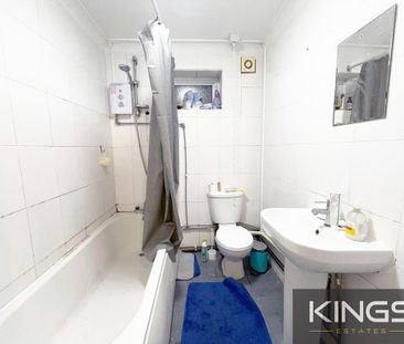 3 bedroom flat to rent - Photo 2