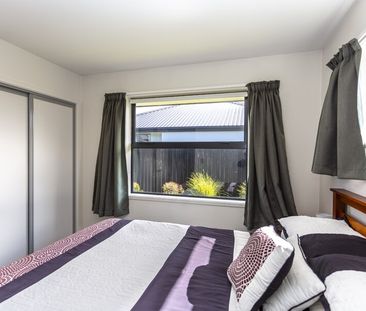 Spacious and private 3-bedroom family home! - Photo 2