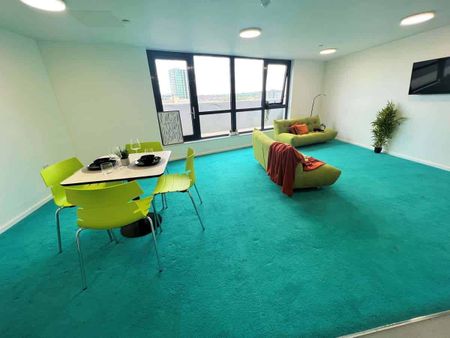 Premier Wet Room Ensuite - Photo 5