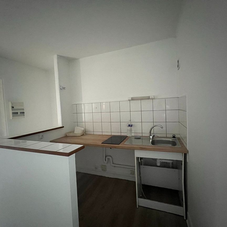 A louer appartement type 2 centre ville Châteauroux - Photo 1