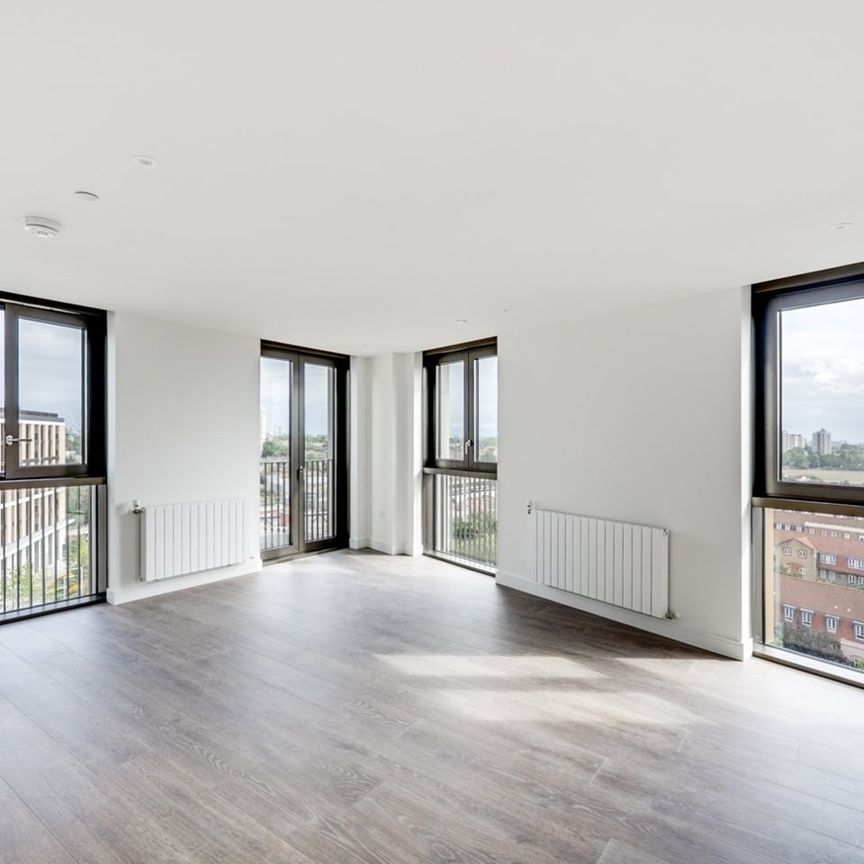 2 Bed Flat, Affinity View, E16 - Photo 1