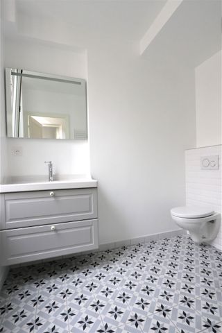 Appartement 2/3 Pièces Face Ambassade de Grande Bretagne, - Photo 4